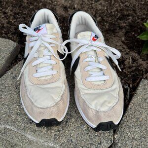 Nike Women's Waffle Debut Shoes